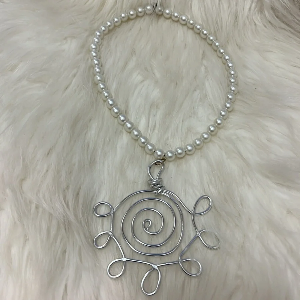 Silver Hand Design Pendant Stretchy Faux Pearl One of a Kind Necklacr